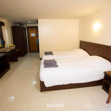 Twin Palms Suites And Residence Pattaya Exterior foto