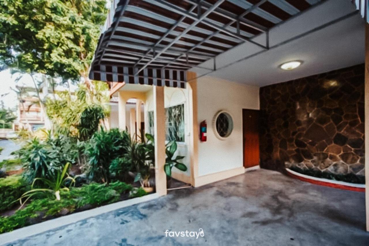Twin Palms Suites And Residence Pattaya Exterior foto