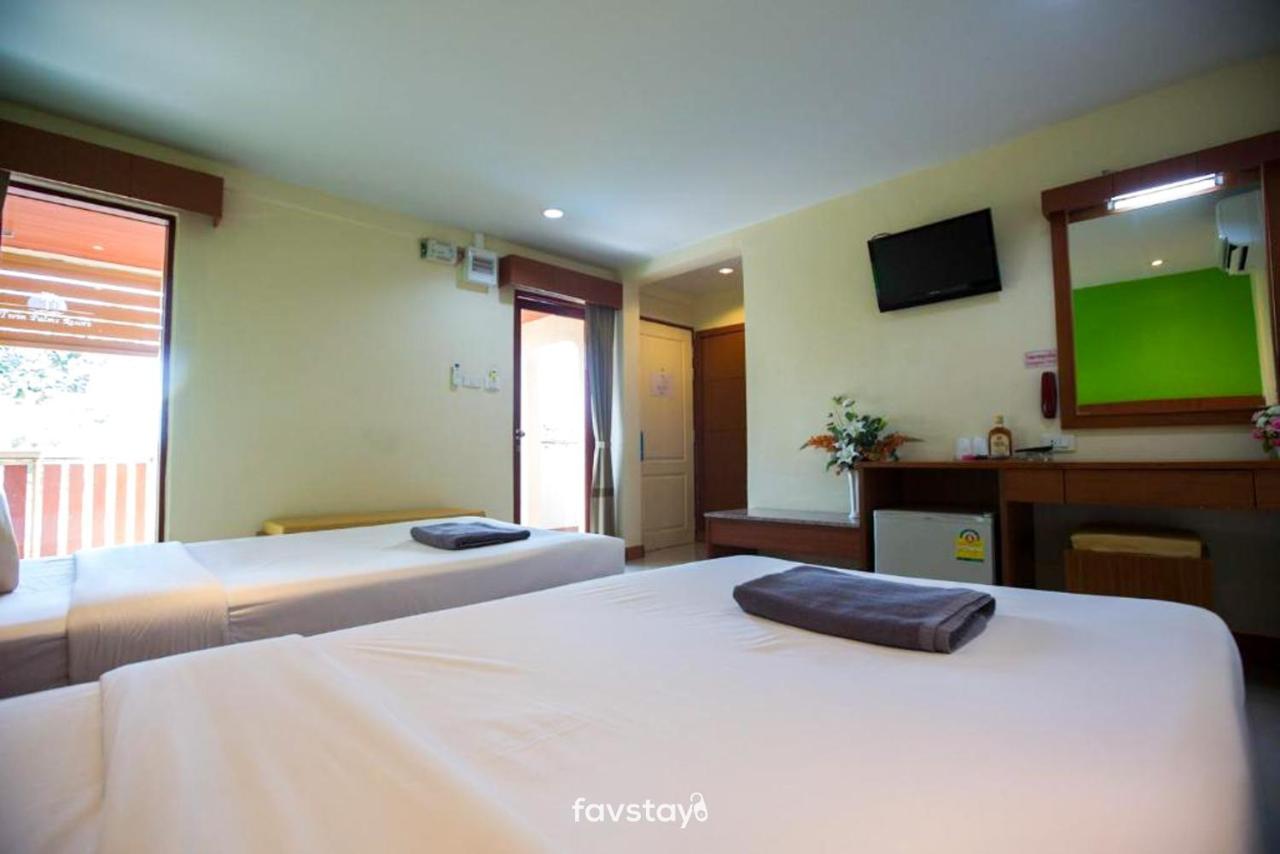 Twin Palms Suites And Residence Pattaya Exterior foto